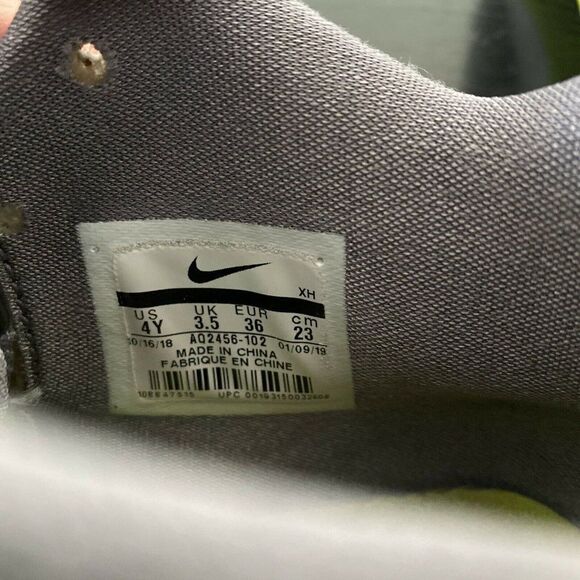 SIZE 4 YOUTH NIKE KYRIE 5 WHITE / GREEN AQ2456-102 SNEAKERS BASKETBALL - Picture 10 of 12